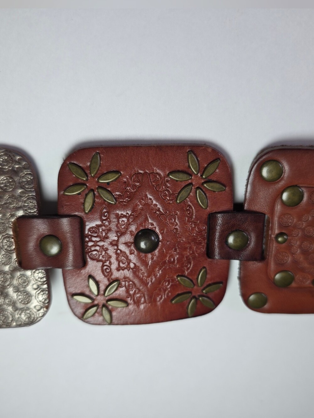 Vintage Fossil Genuine Leather Wide Patchwork Embellished Belt Brass Buckle - Picture 9 of 10
